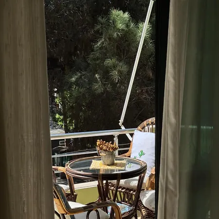 Silent Apartment *